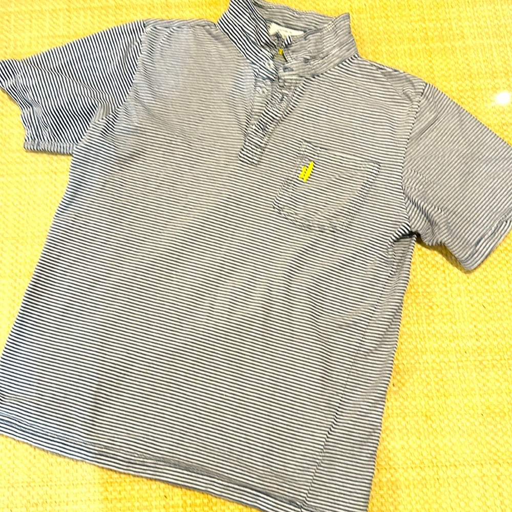 Johnnie-O polo in very condition